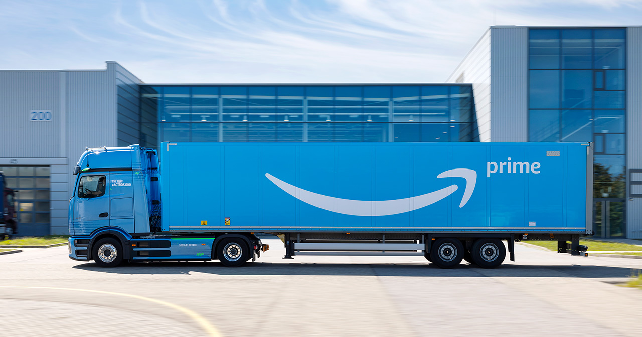 Mercedes-Benz eActros 600 in Amazon livery.