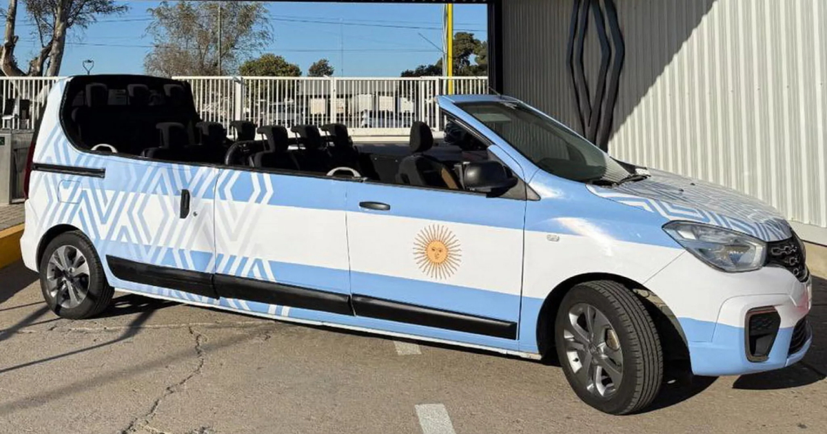 Лімузин-кабріолет від Renault на базі Kangoo Express