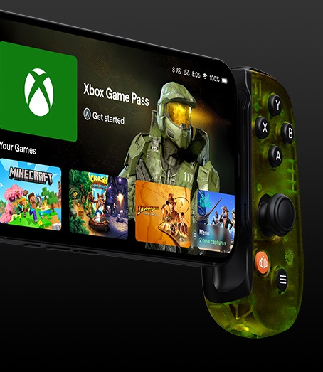 Контролер Backbone One: Xbox Edition у дії