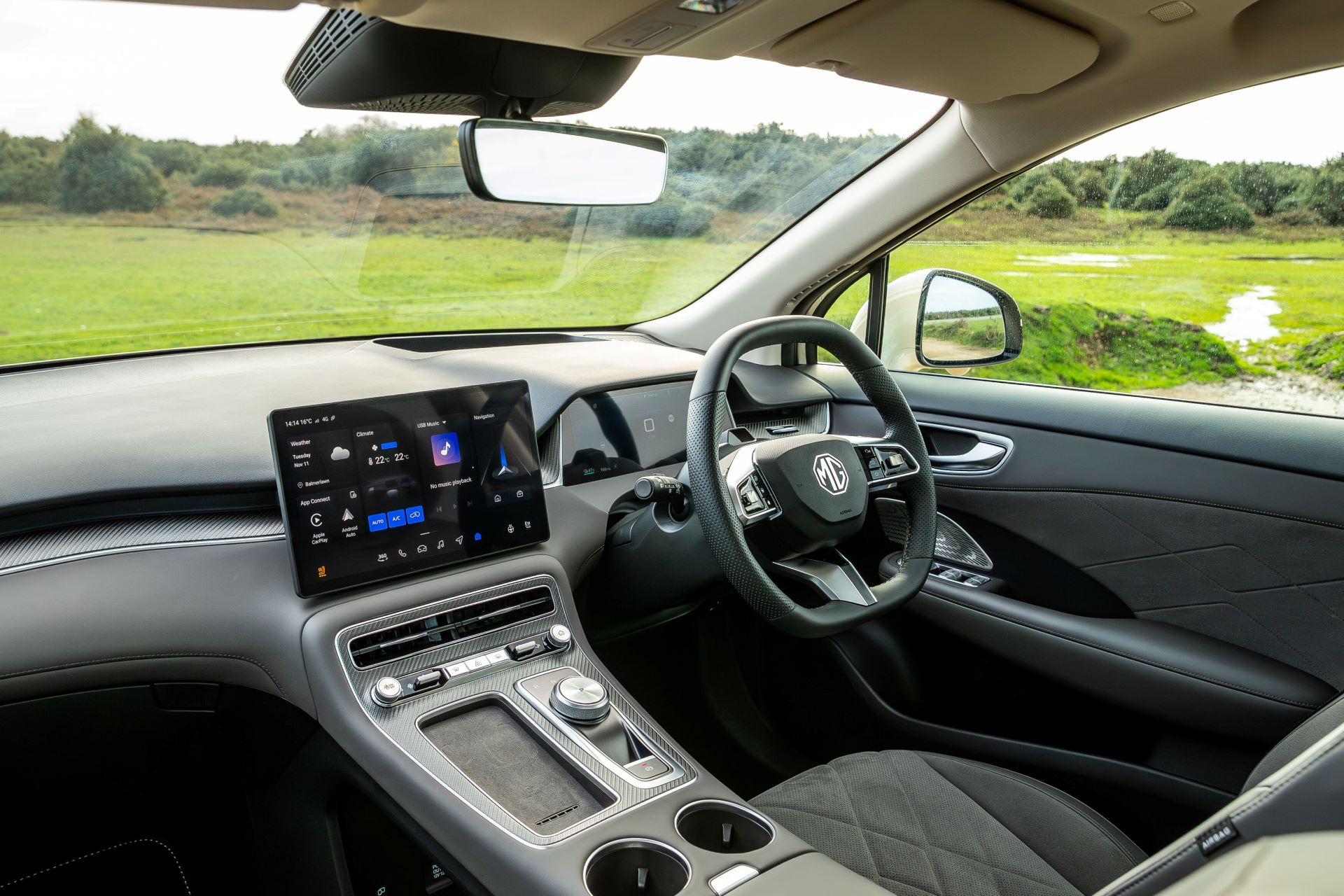 MG S6 EV dashboard