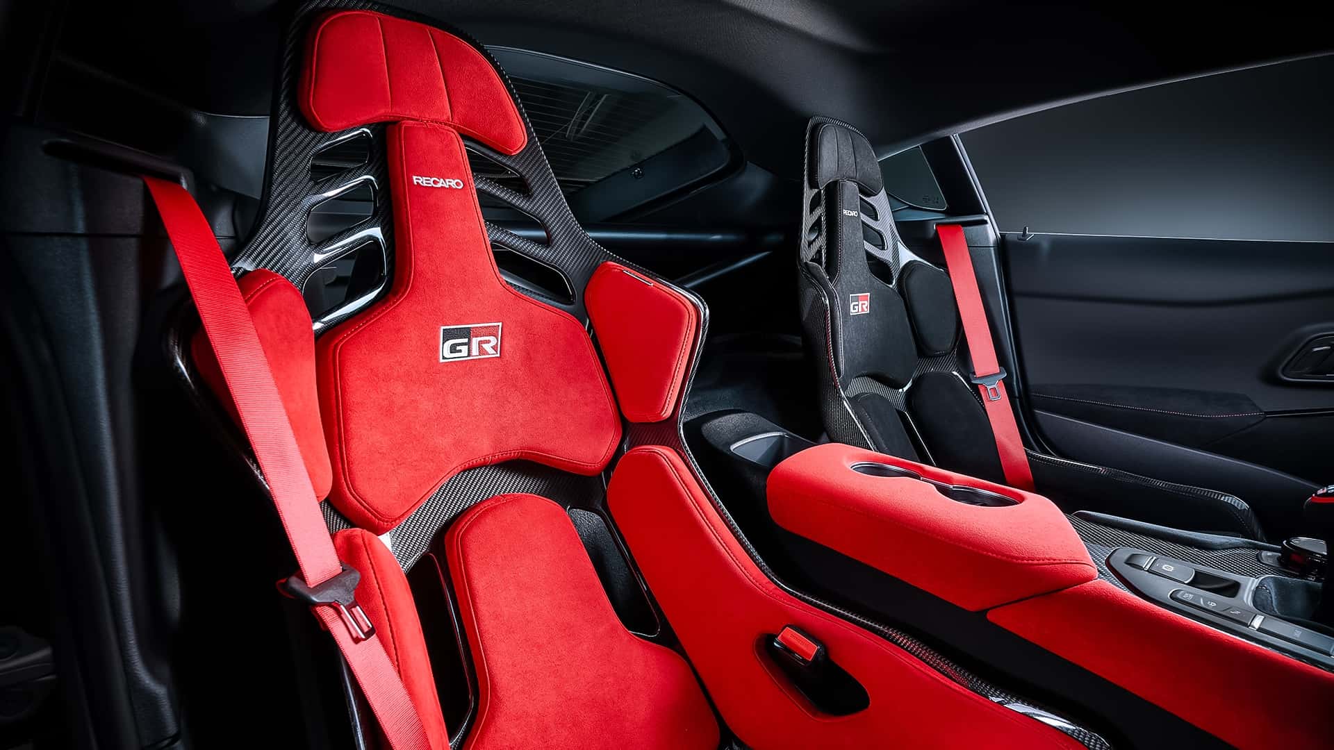 Toyota Supra Final Edition за кермом