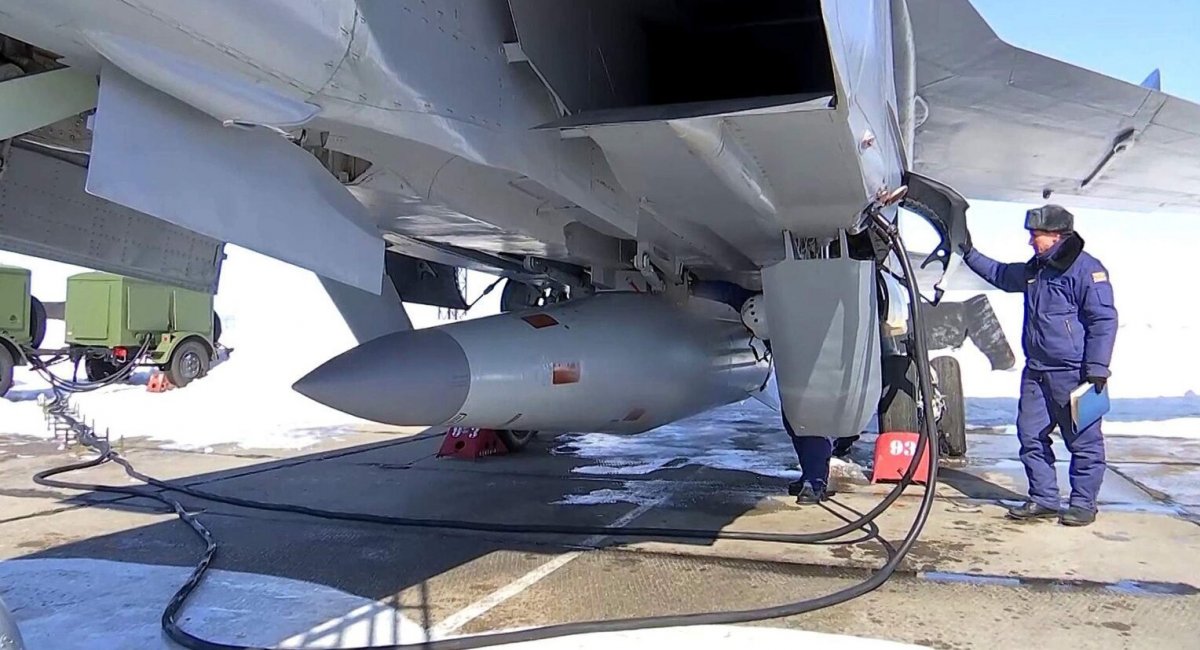 The Russians have officially announced that the fourth-generation Su-34 fighter jet has used the Kh-47M2 pseudo-hypersonic missile for the first time