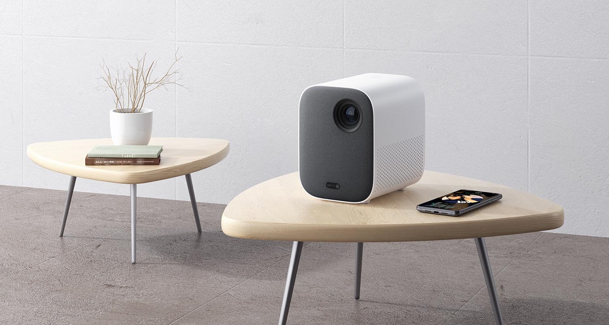 Xiaomi Mi Smart Compact Projector лучший компактный домашний проектор