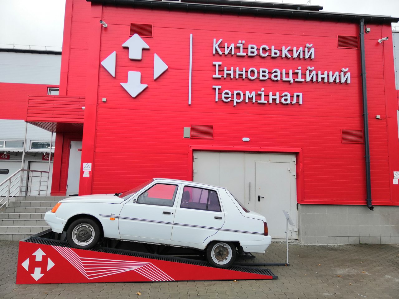 Honor_PLay_CameraOutdoor10.jpg