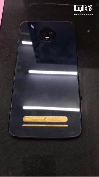MotoZ3-Play-Live-Photos-2.jpg