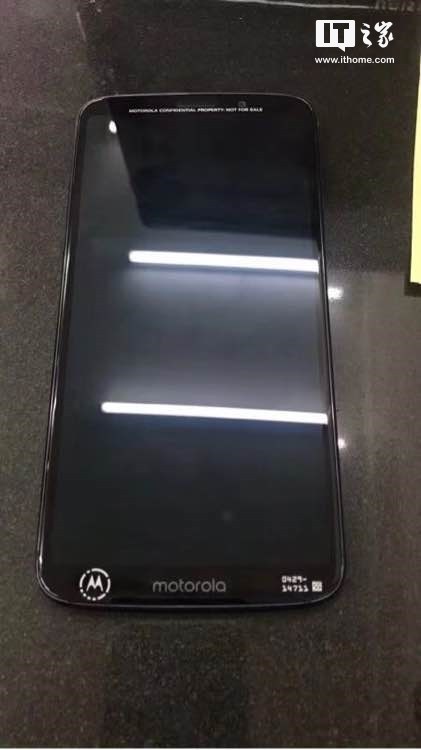 MotoZ3-Play-Live-Photos-3.jpg