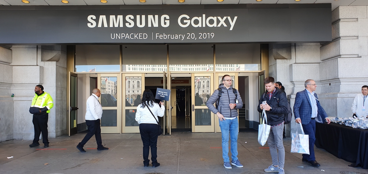 Samsung_Galaxy_S10+_photo08.jpg