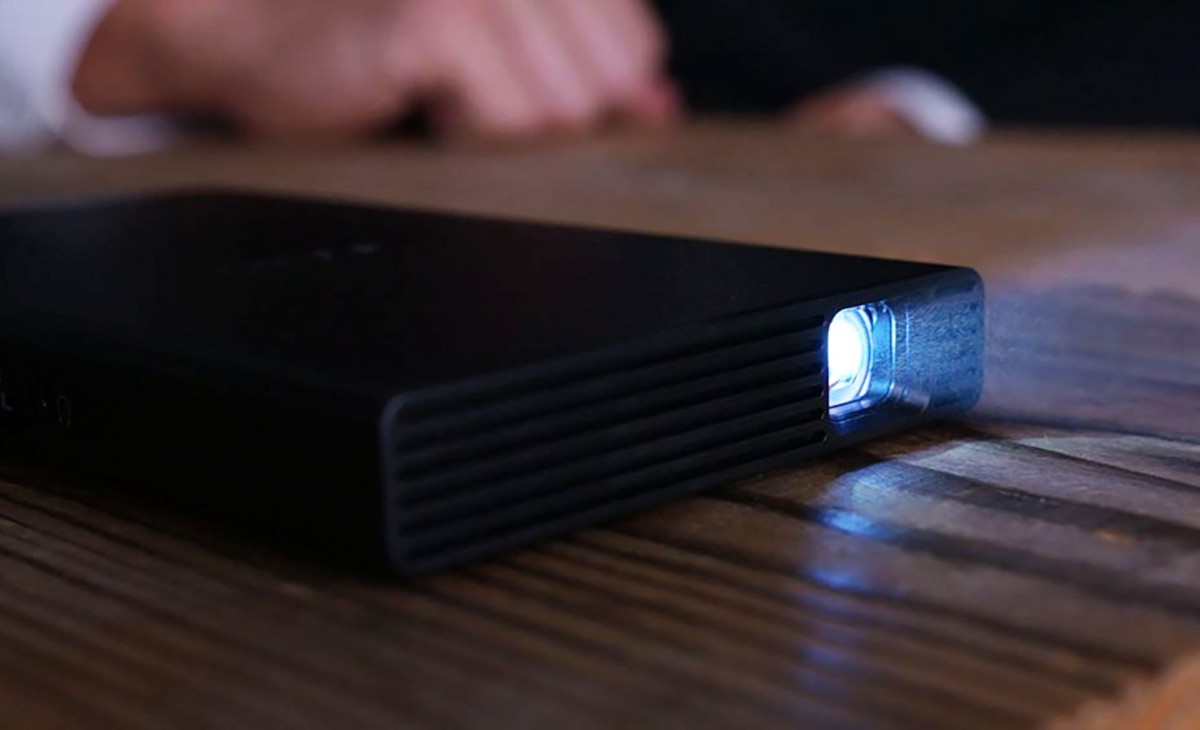 Sony-MP-CD1-Mobile-Projector-1.jpg