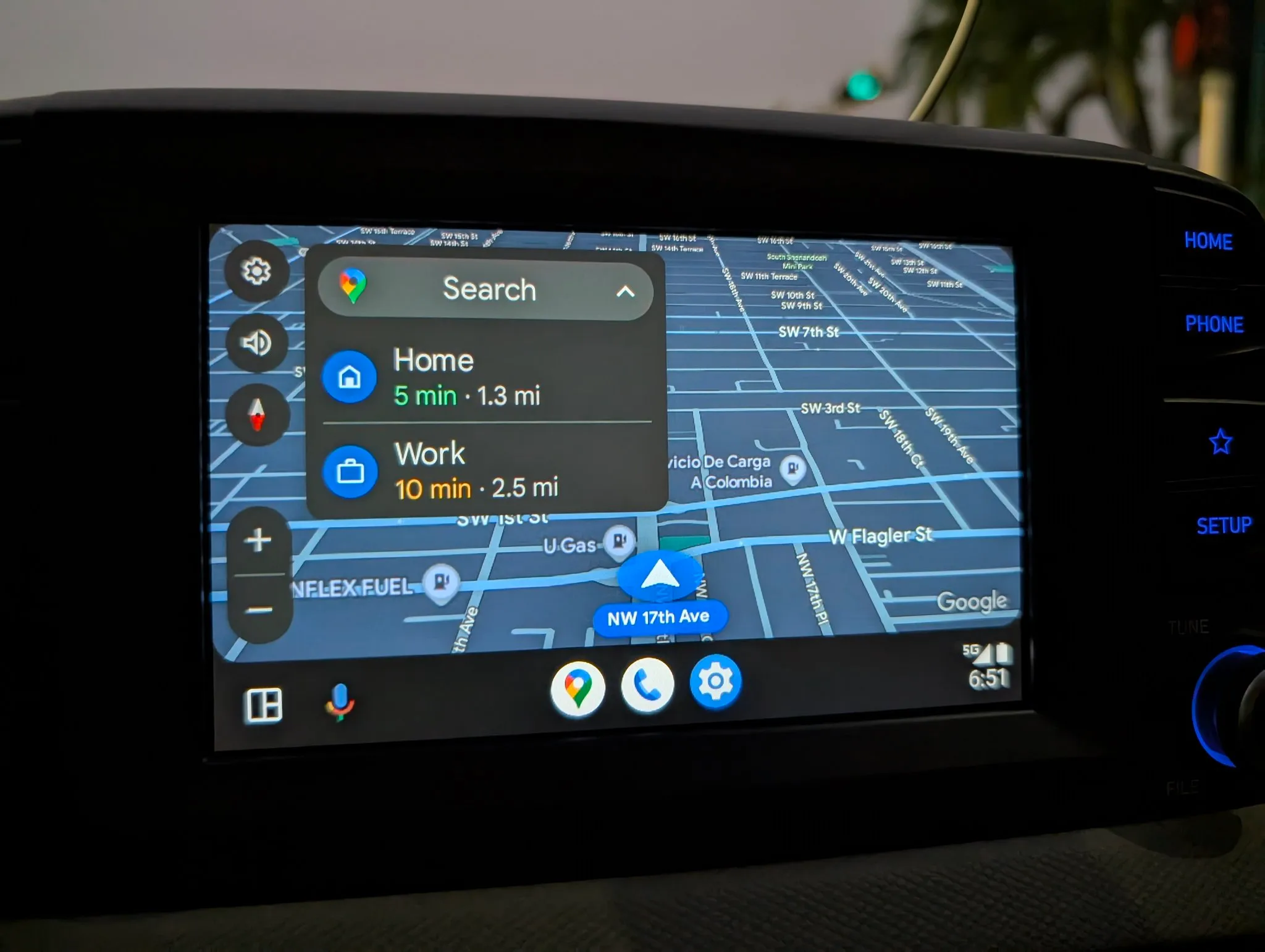 Зміщення карти Google Maps в центр дисплея