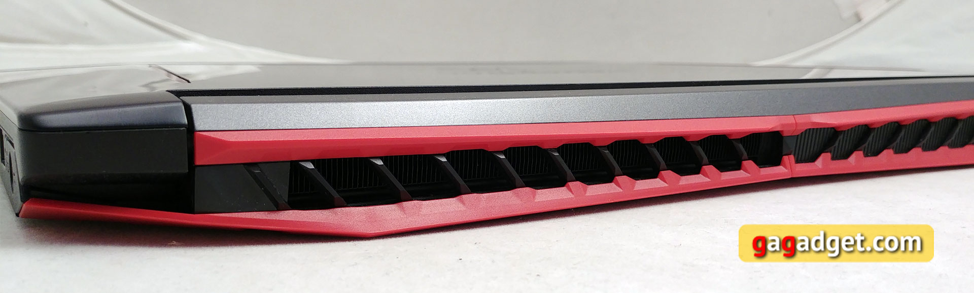 acer-predator-helios-300-09.jpg