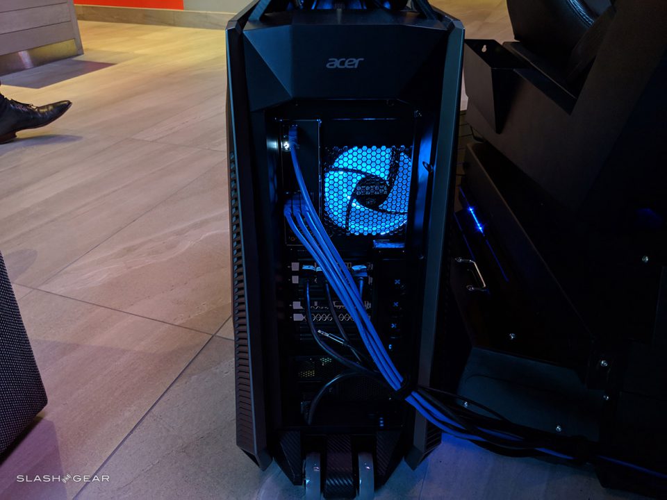 acer_predator_thronos_photos_ces2019_slashgear_10-960x720.jpg