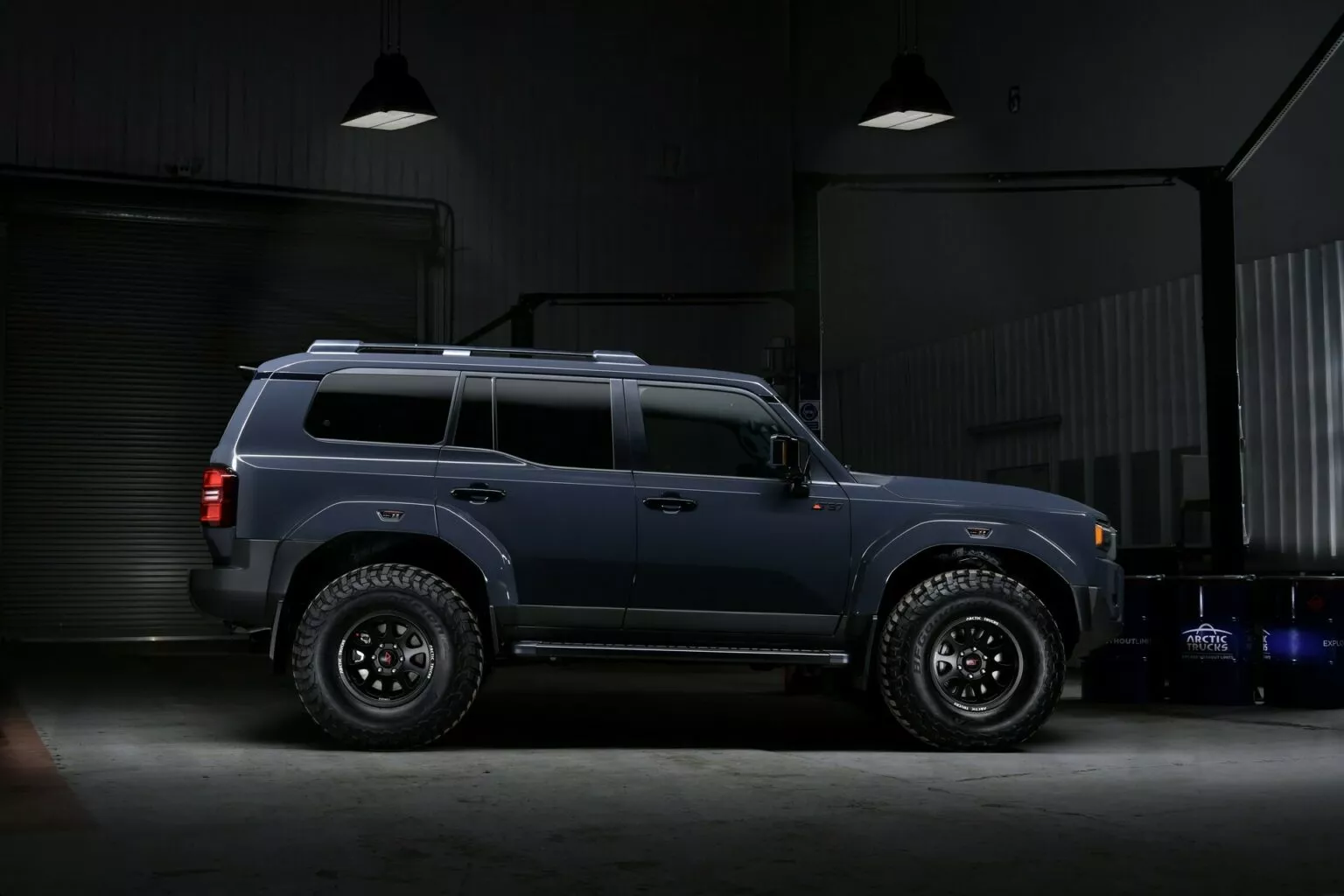 Toyota Land Cruiser 250 AT37 на бездорожье