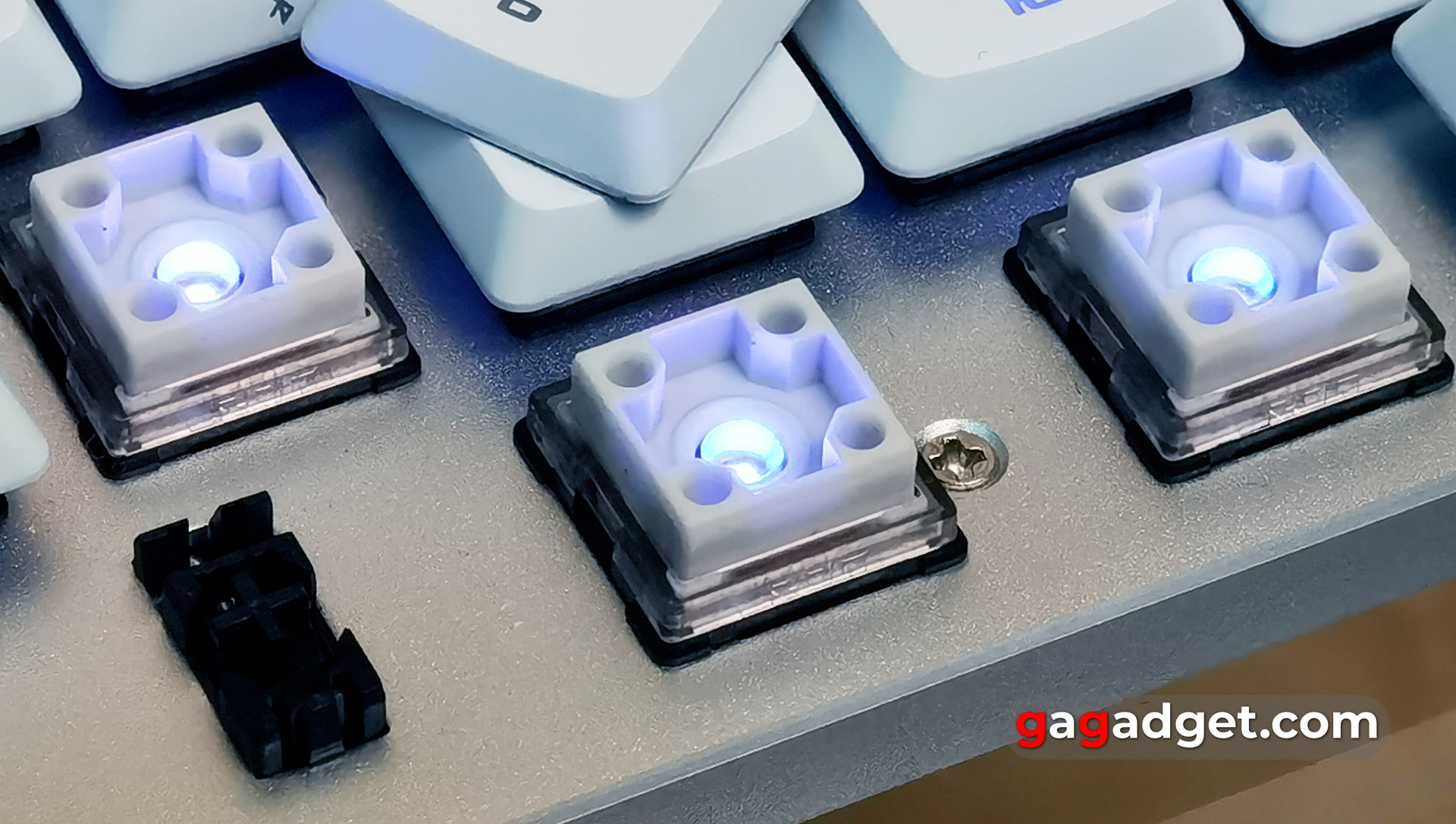 Огляд ASUS ROG Falchion RX Low Profile