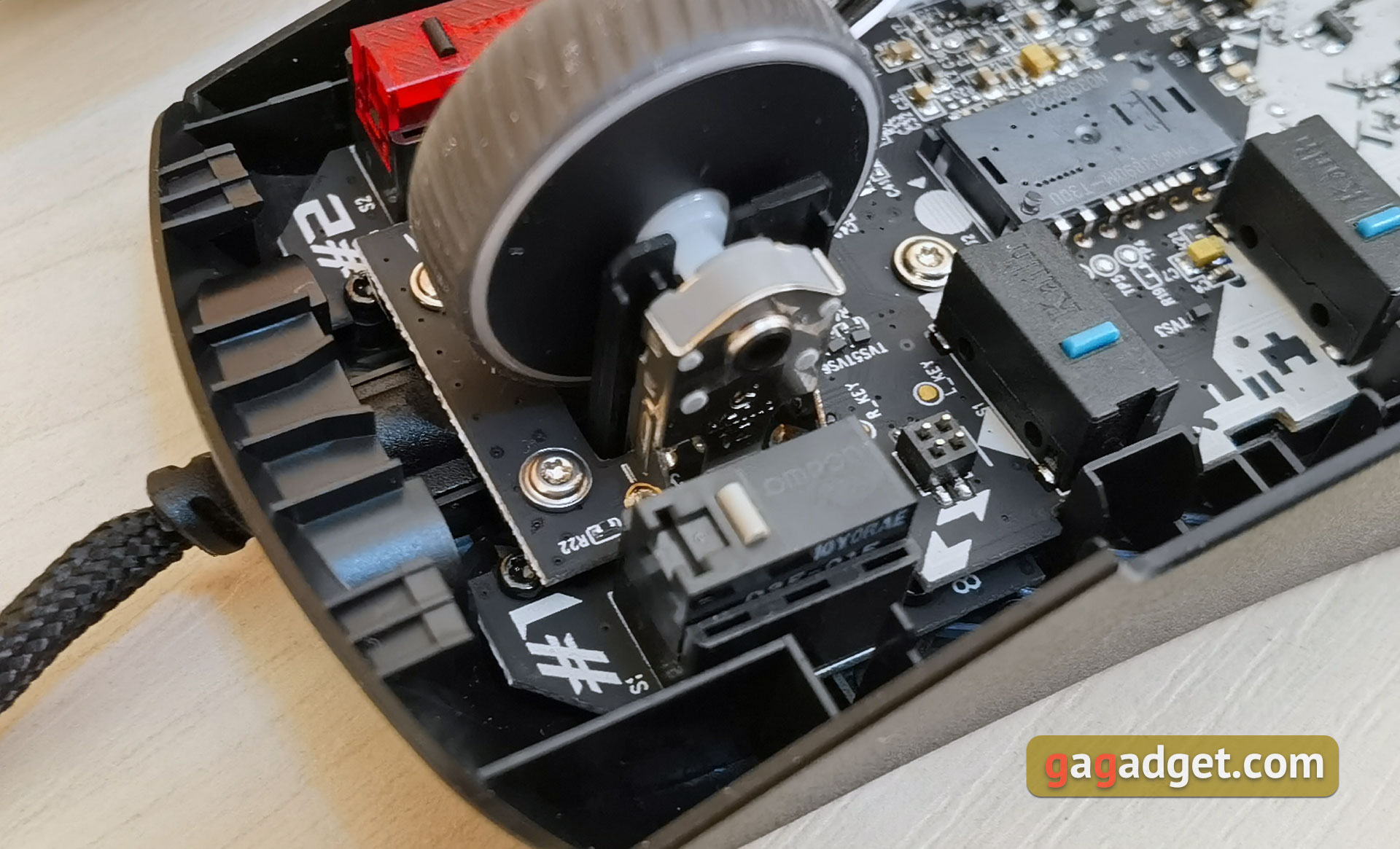ASUS ROG Keris Review: Ultra-lightweight gaming mouse with responsive sensor-20