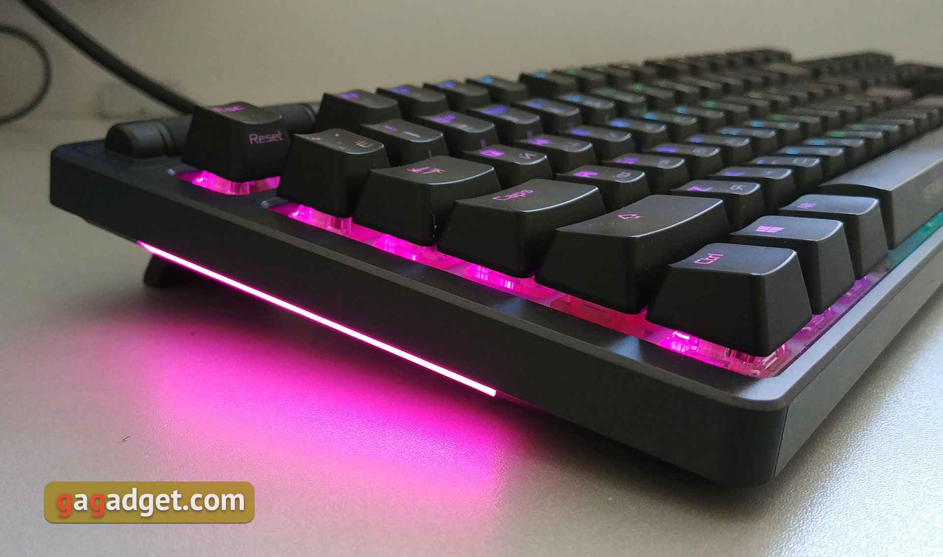 asus-rog-strix-flare-08.jpg
