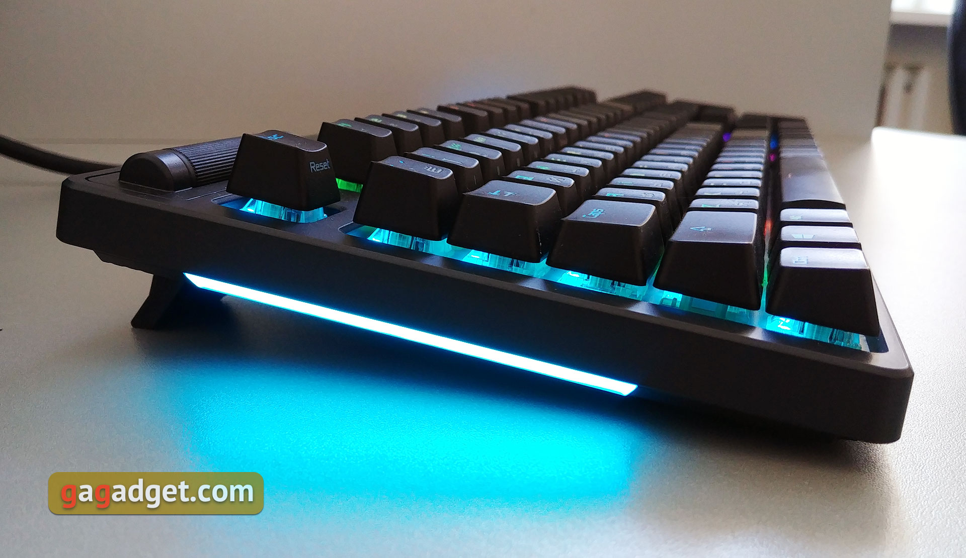 asus-rog-strix-flare-15.jpg