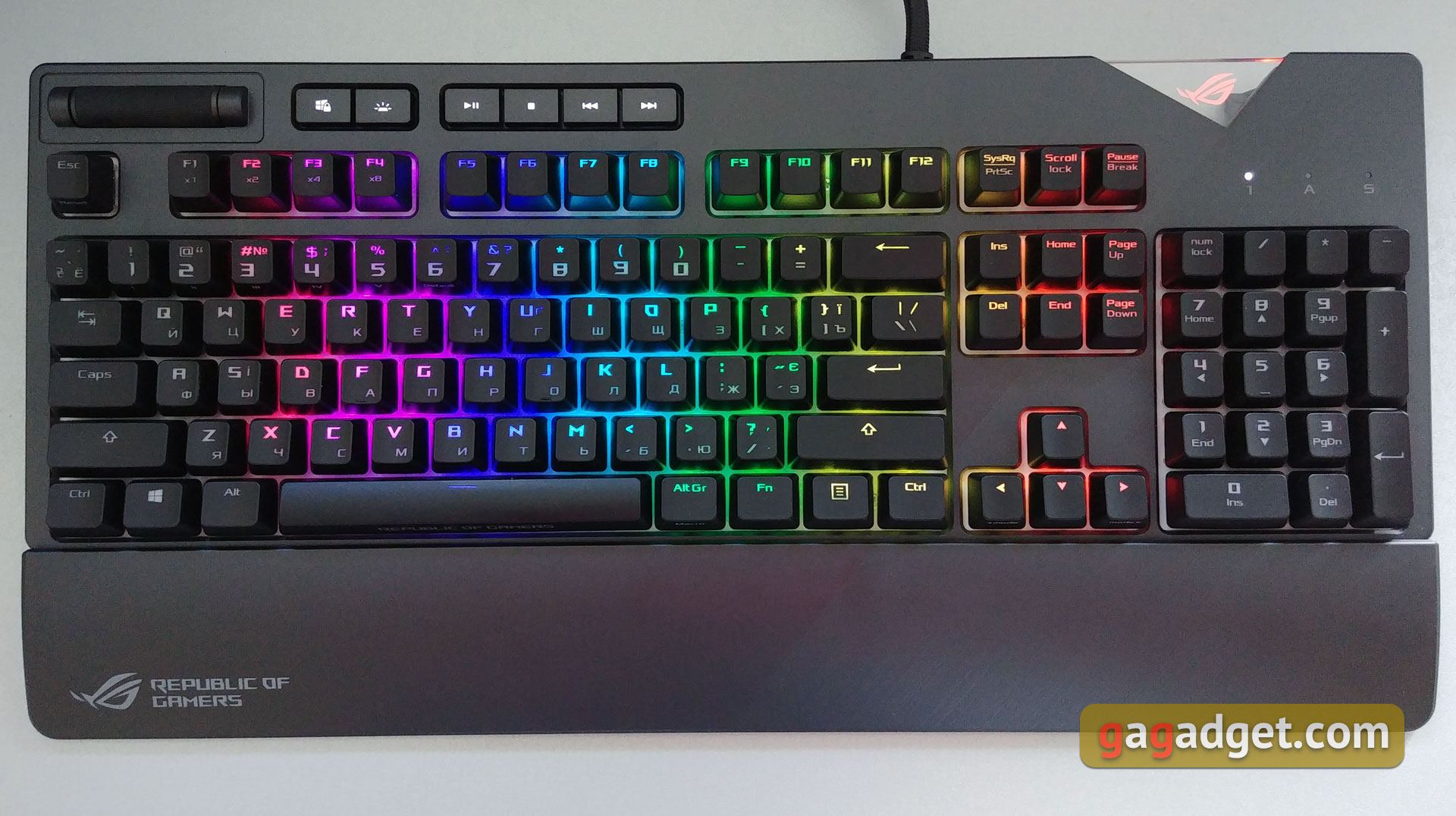 asus-rog-strix-flare-24.jpg