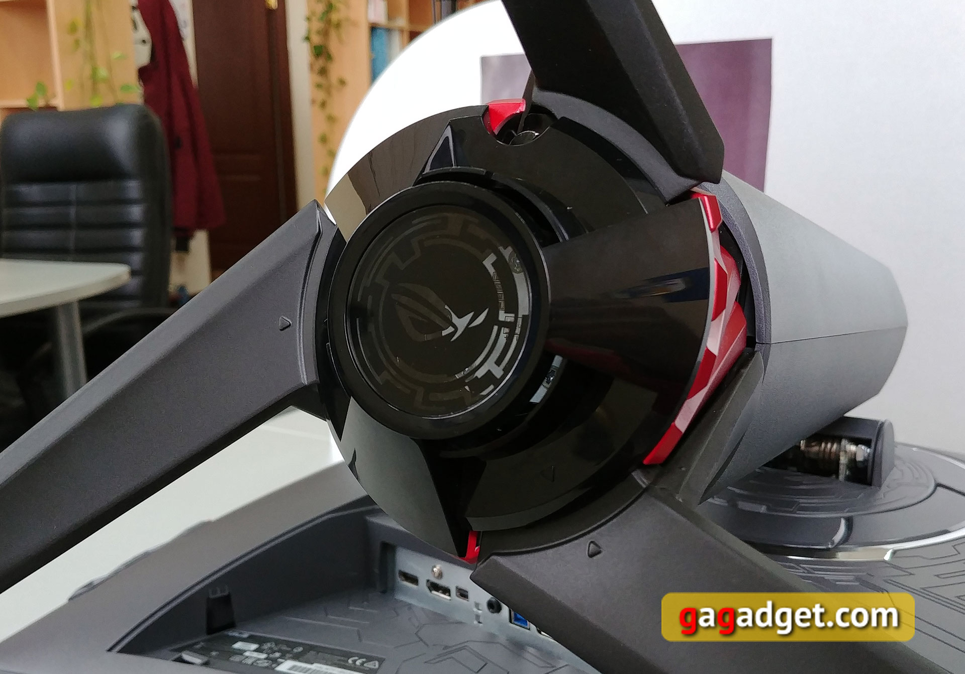 asus-rog-strix-xg32vq-13.jpg