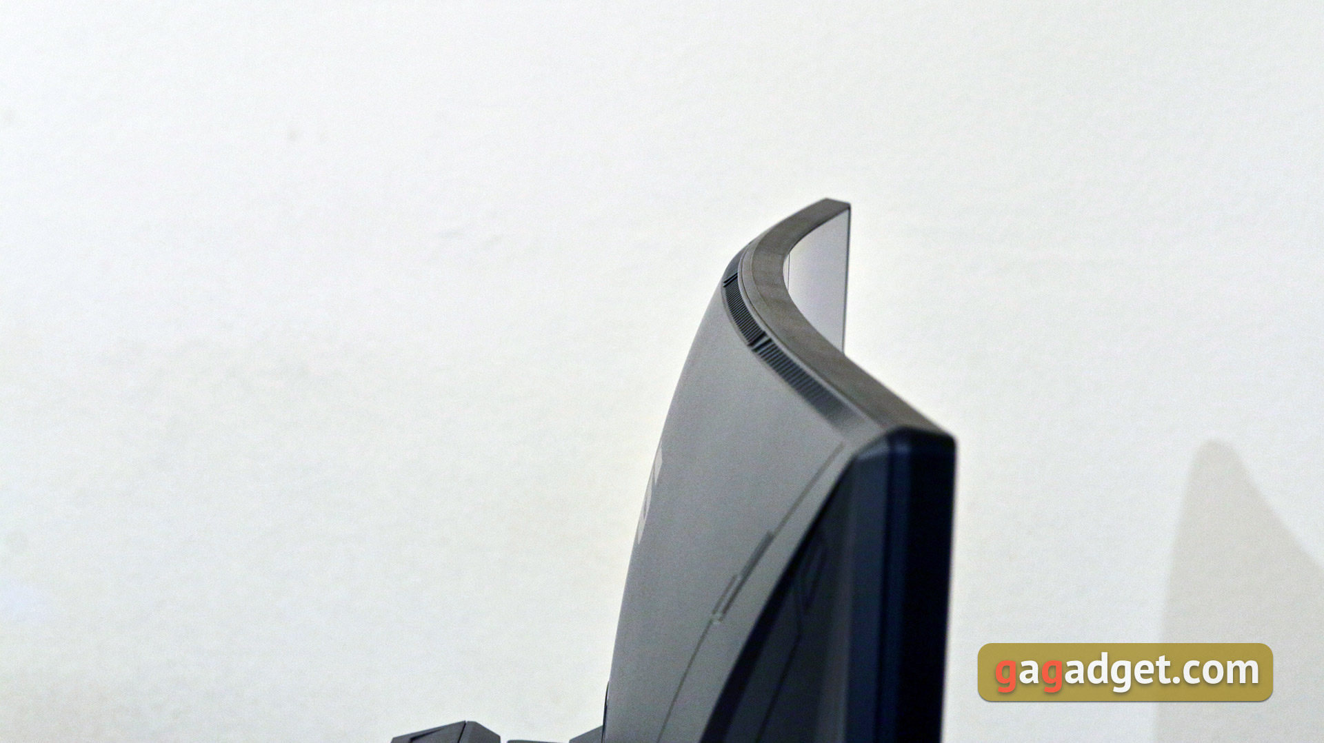 Огляд ASUS TUF Gaming VG32VQ: вигнутий геймерський монітор з 144 Гц VA-матрицею та приємною вартістю-15
