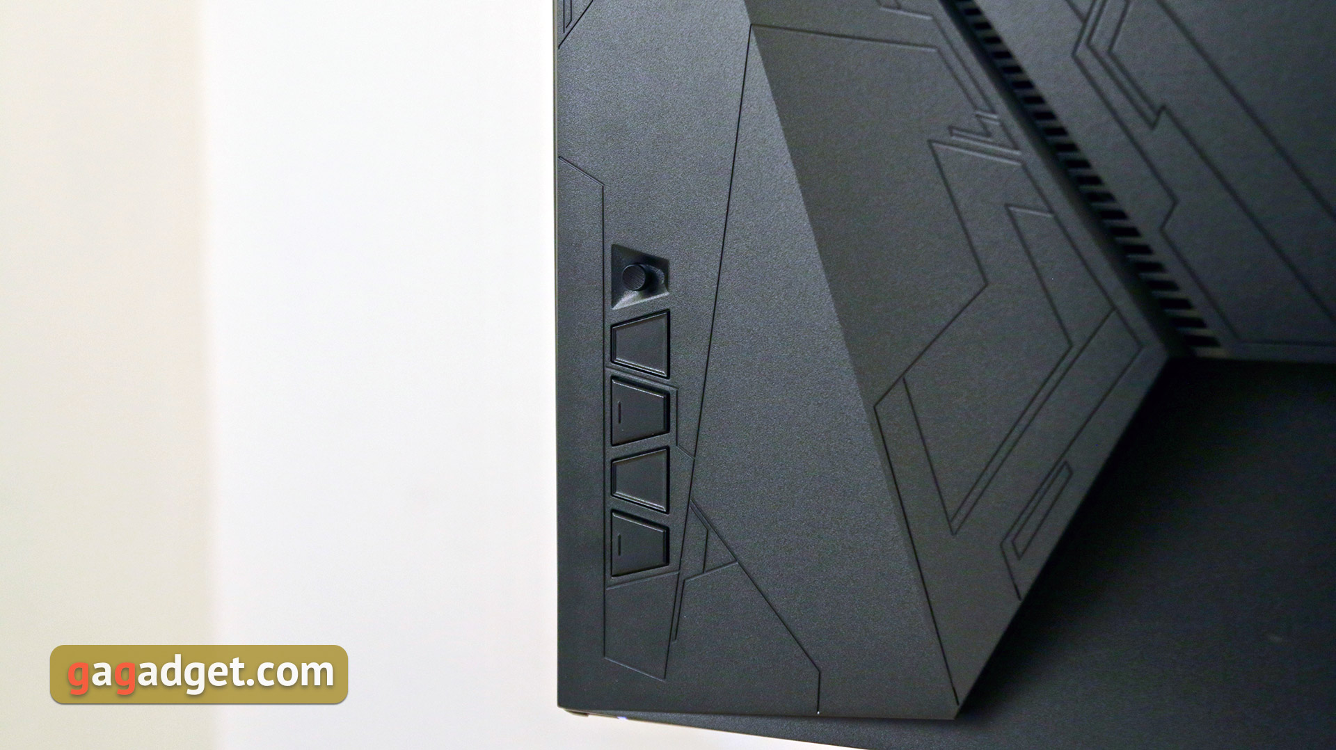 Огляд ASUS TUF Gaming VG32VQ: вигнутий геймерський монітор з 144 Гц VA-матрицею та приємною вартістю-18