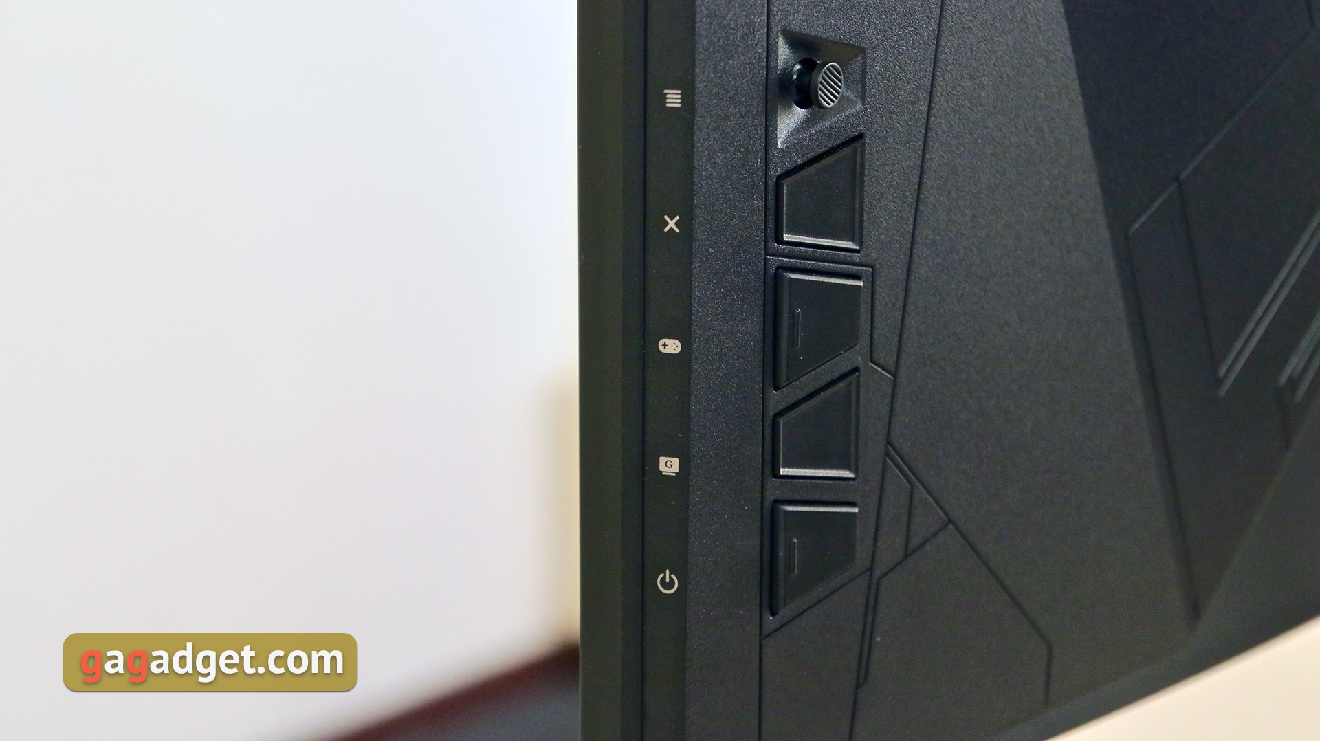 Огляд ASUS TUF Gaming VG32VQ: вигнутий геймерський монітор з 144 Гц VA-матрицею та приємною вартістю-21