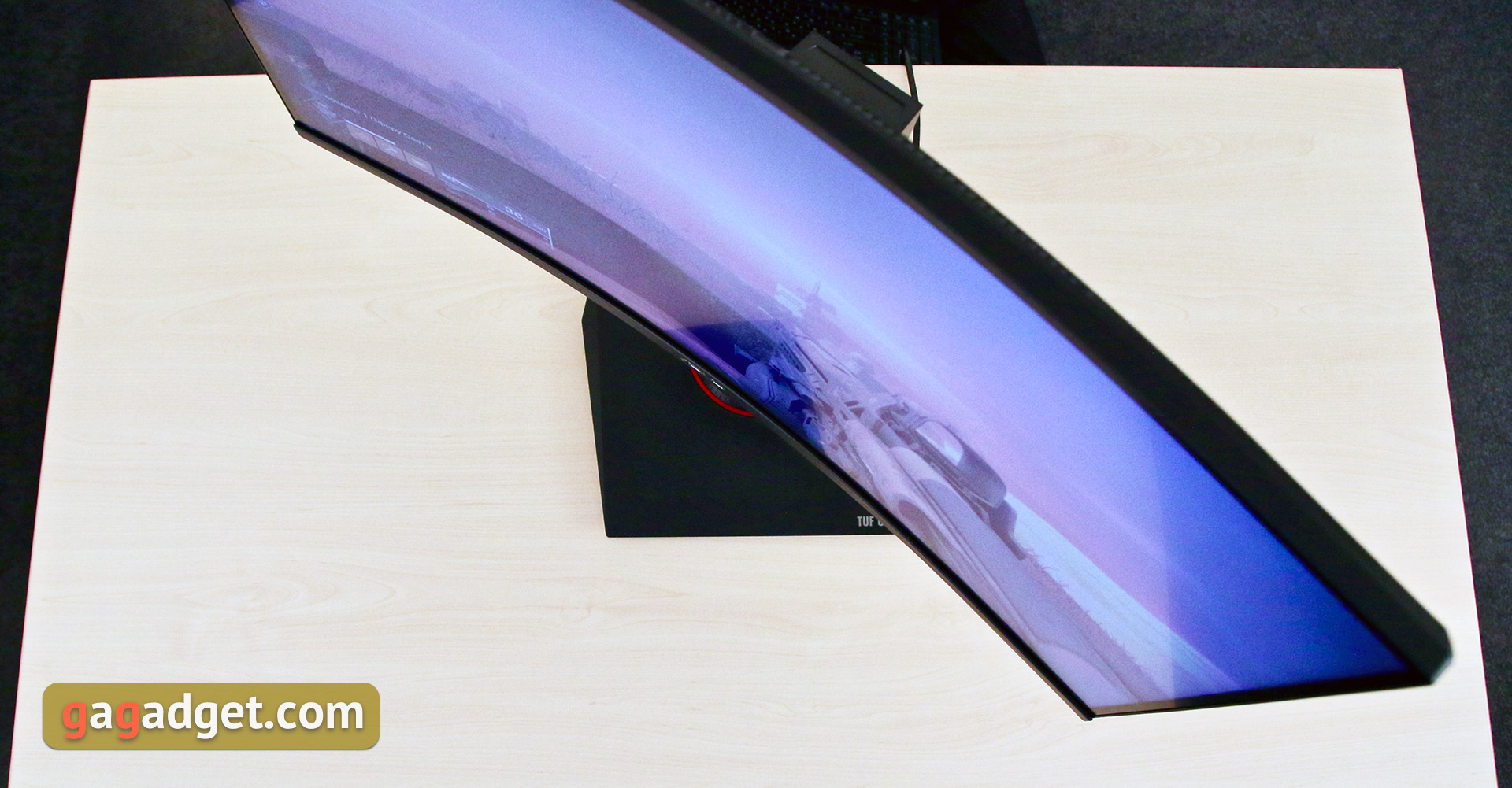 Огляд ASUS TUF Gaming VG32VQ: вигнутий геймерський монітор з 144 Гц VA-матрицею та приємною вартістю-28