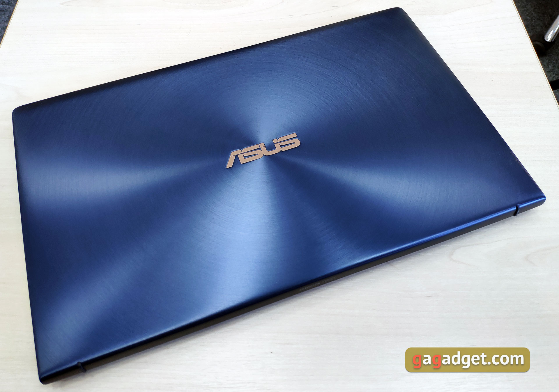 asus-zenbook-14-ux433fd-07.jpg