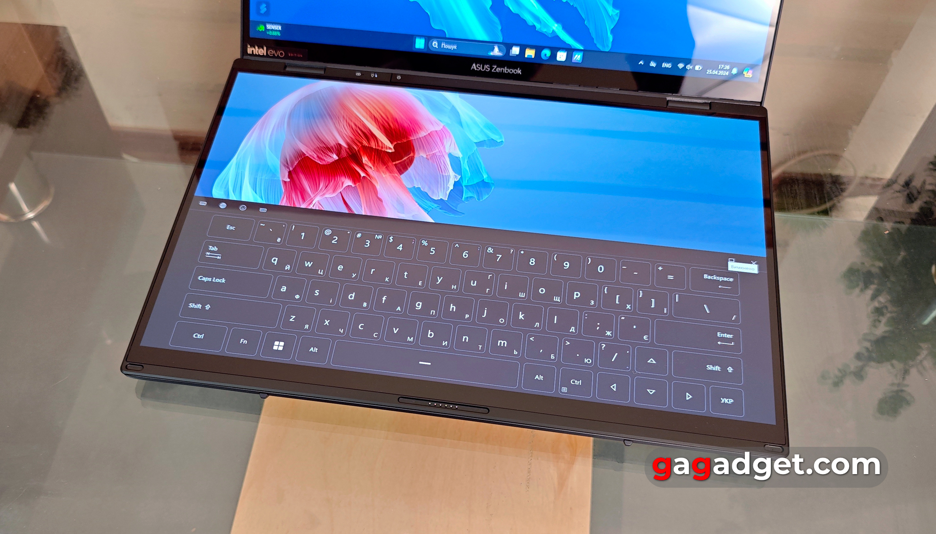 Огляд ASUS Zenbook DUO (2024) UX8406