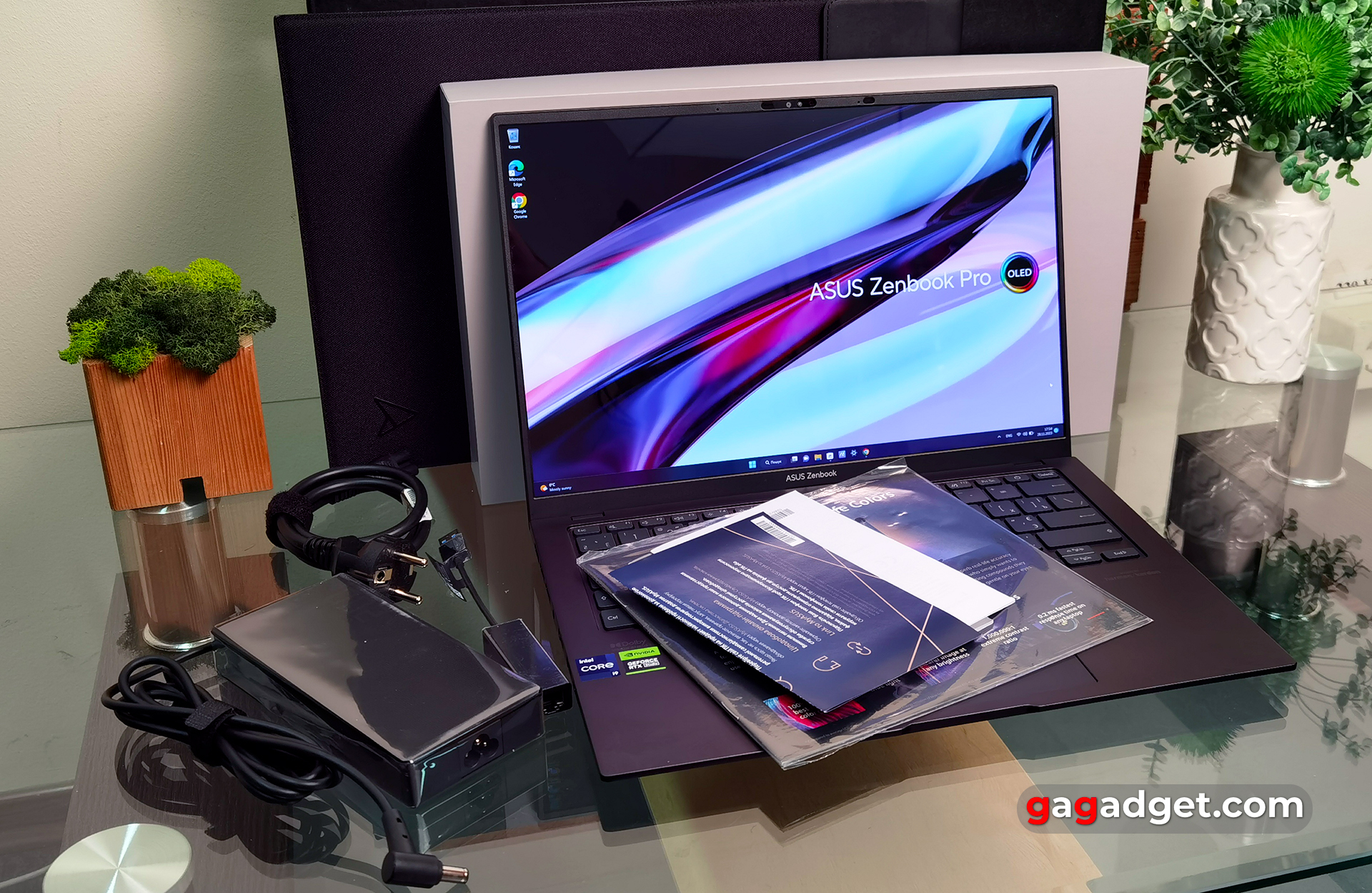 ASUS Zenbook Pro 14 OLED що в коробці