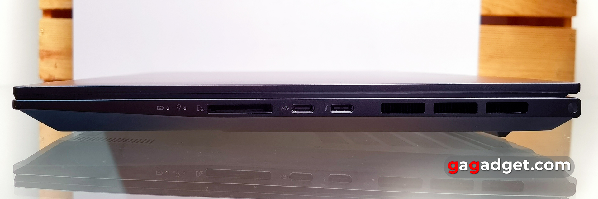 Зовнішній вигляд ASUS Zenbook Pro 14 OLED