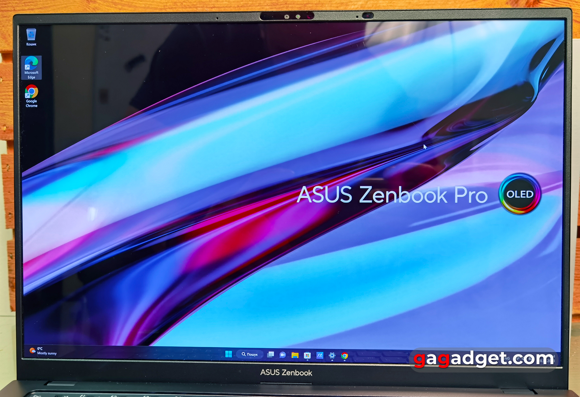 Екран ASUS Zenbook Pro 14 OLED