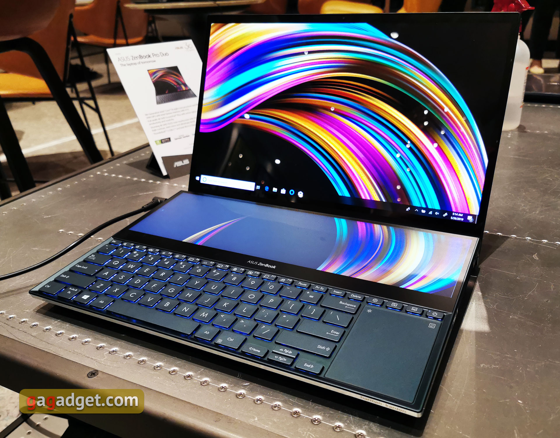 Ноутбук ASUS ZenBook Pro Duo з двома екранами: перші враження