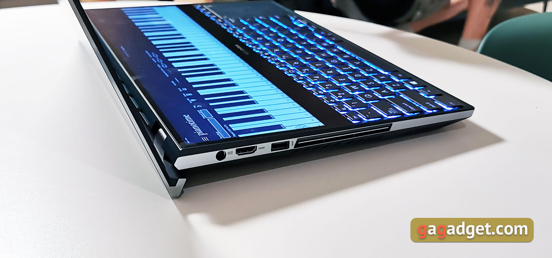 Ноутбук ASUS ZenBook Pro Duo з двома екранами: перші враження-11