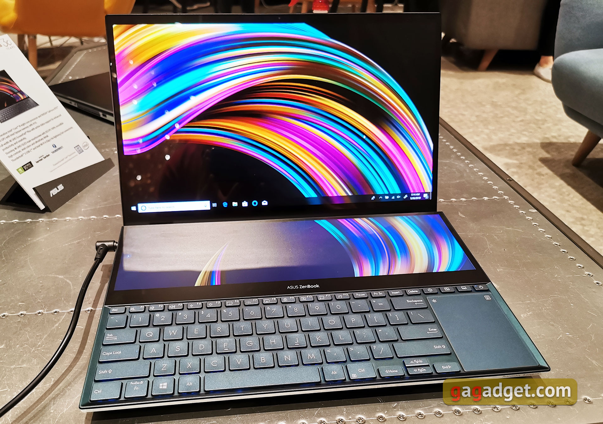 Ноутбук ASUS ZenBook Pro Duo з двома екранами: перші враження-20