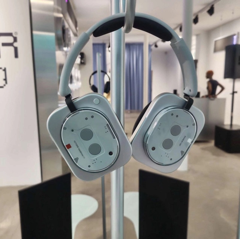 Прямокутні амбушюри Nothing Headphone (1)