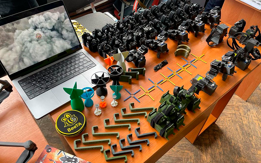 Протези для тварин, зброя Fallout та військові проєкти: фоторепортаж фестивалю 3D-друку RepRapUA в Києві-60