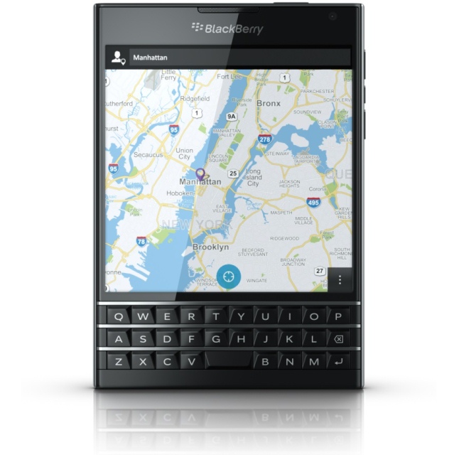 Флагманский смартфон BlackBerry Passport с квадратным экраном и QWERTY-клавиатурой