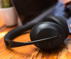 Bose Noise Cancelling Headphones 700