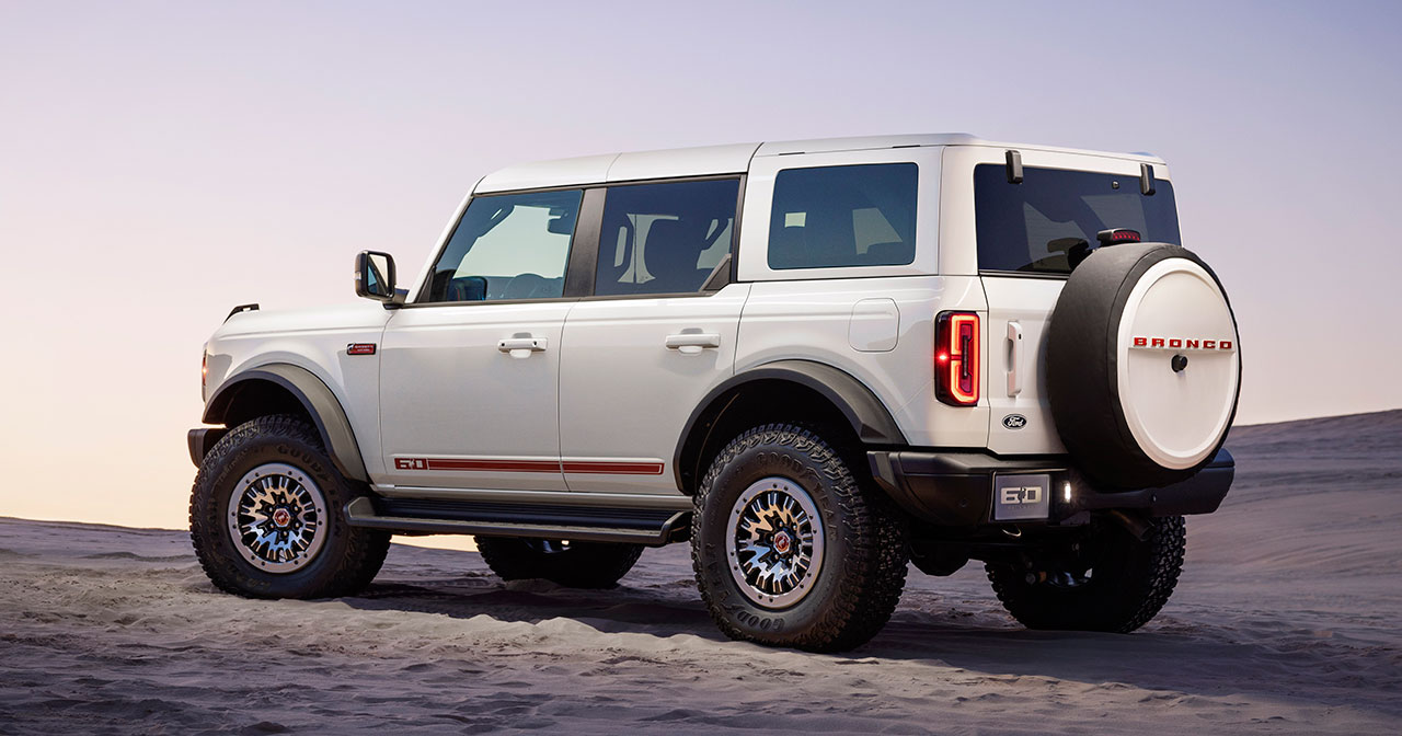Ford Bronco 60th Anniversary Edition - вид спереду