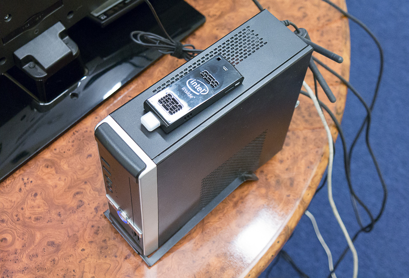 PC на палочке. Обзор микрокомпьютера Intel Compute Stick-11