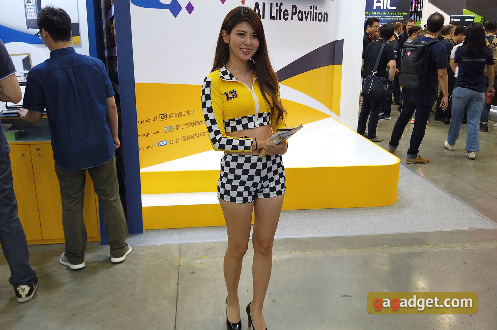 Computex 2019: праздник моддинга, красивых девушек и задротов-14