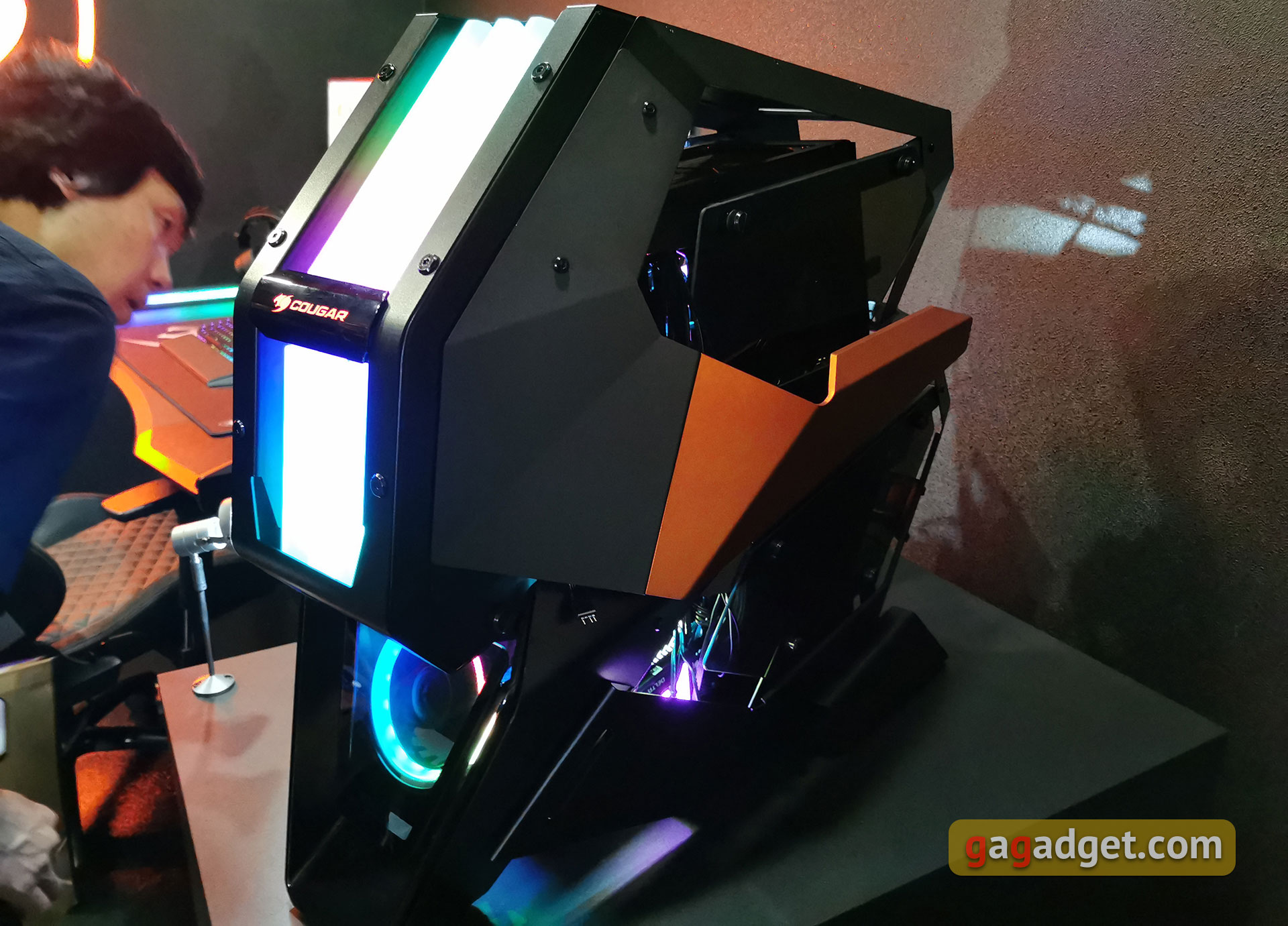 Computex 2019: праздник моддинга, красивых девушек и задротов-21