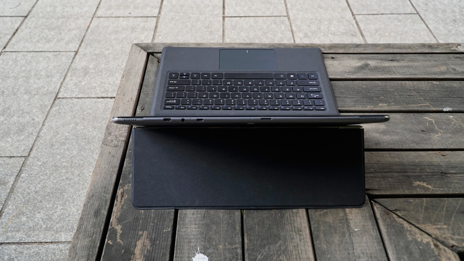 Обзор планшета Chuwi CoreBook-5 corebook major ports.jpg