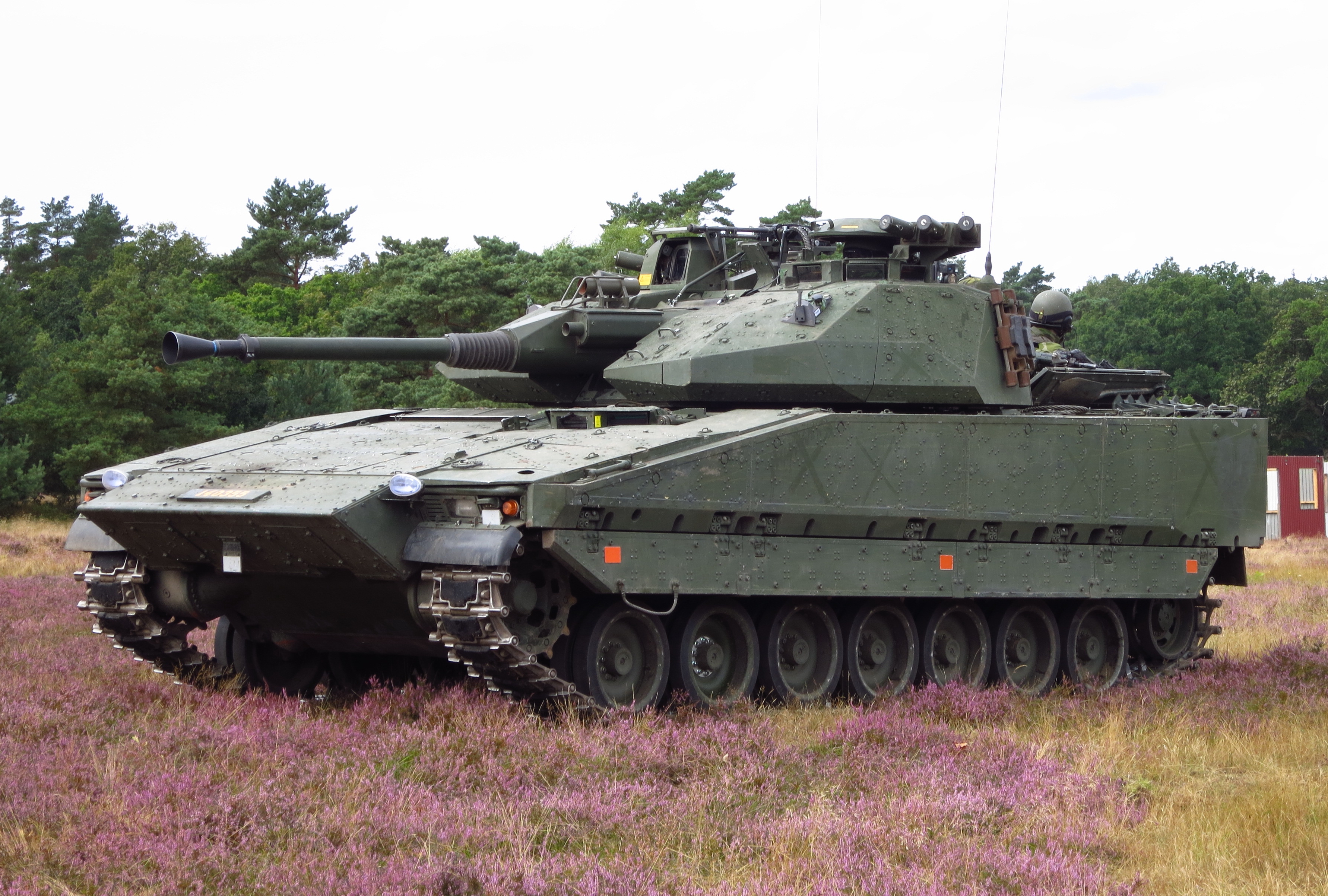 Le Danemark et la Suède vont transférer un lot supplémentaire de véhicules de combat d'infanterie CV90 à l'Ukraine