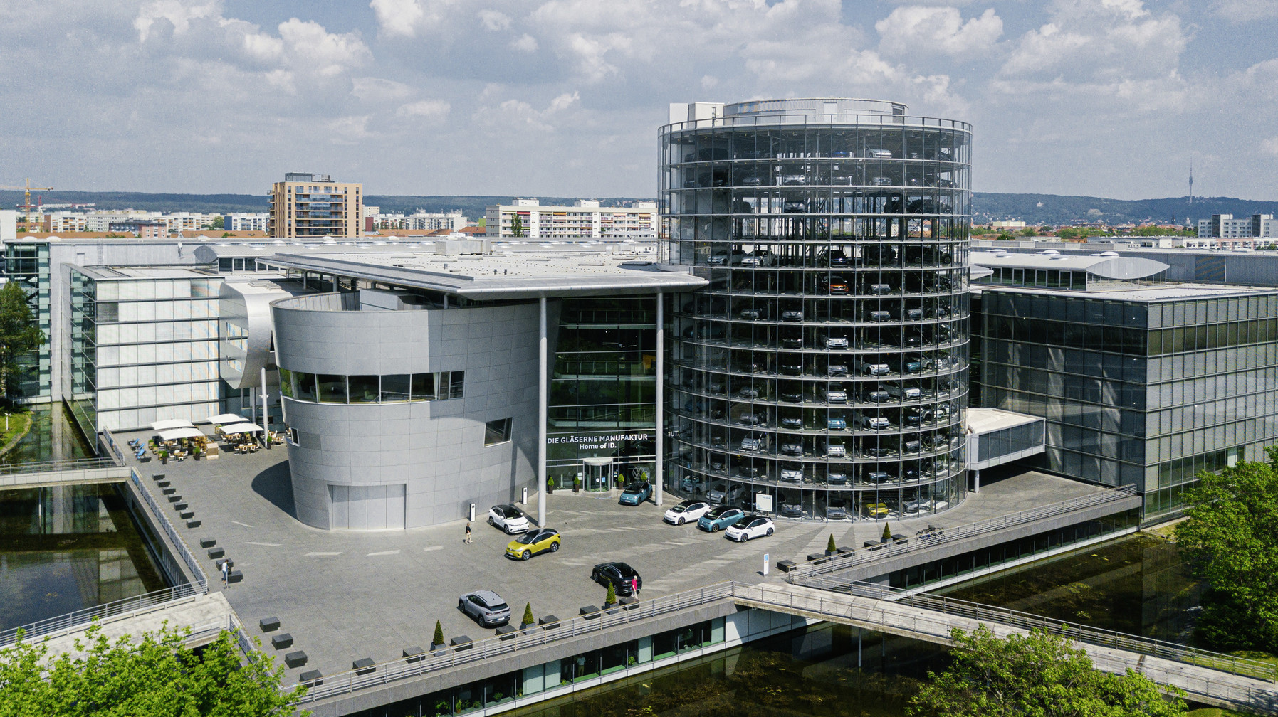 Gläserne Manufaktur in Dresden, manufactured by Volkswagen AG