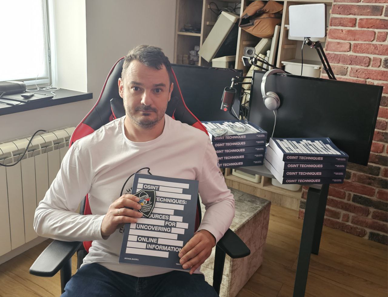 Інтерв'ю з Денисом Довгополим: потрібно доносити меседж усім компаніям - "Якщо ти залишився в росії - тобі буде боляче"-3