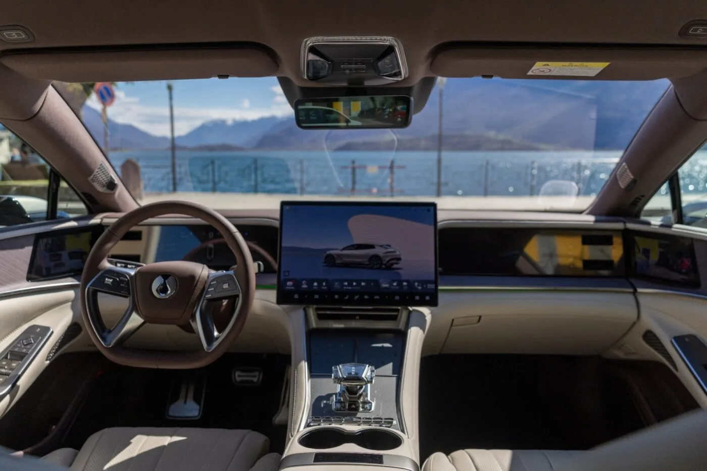 Denza Z9GT interior