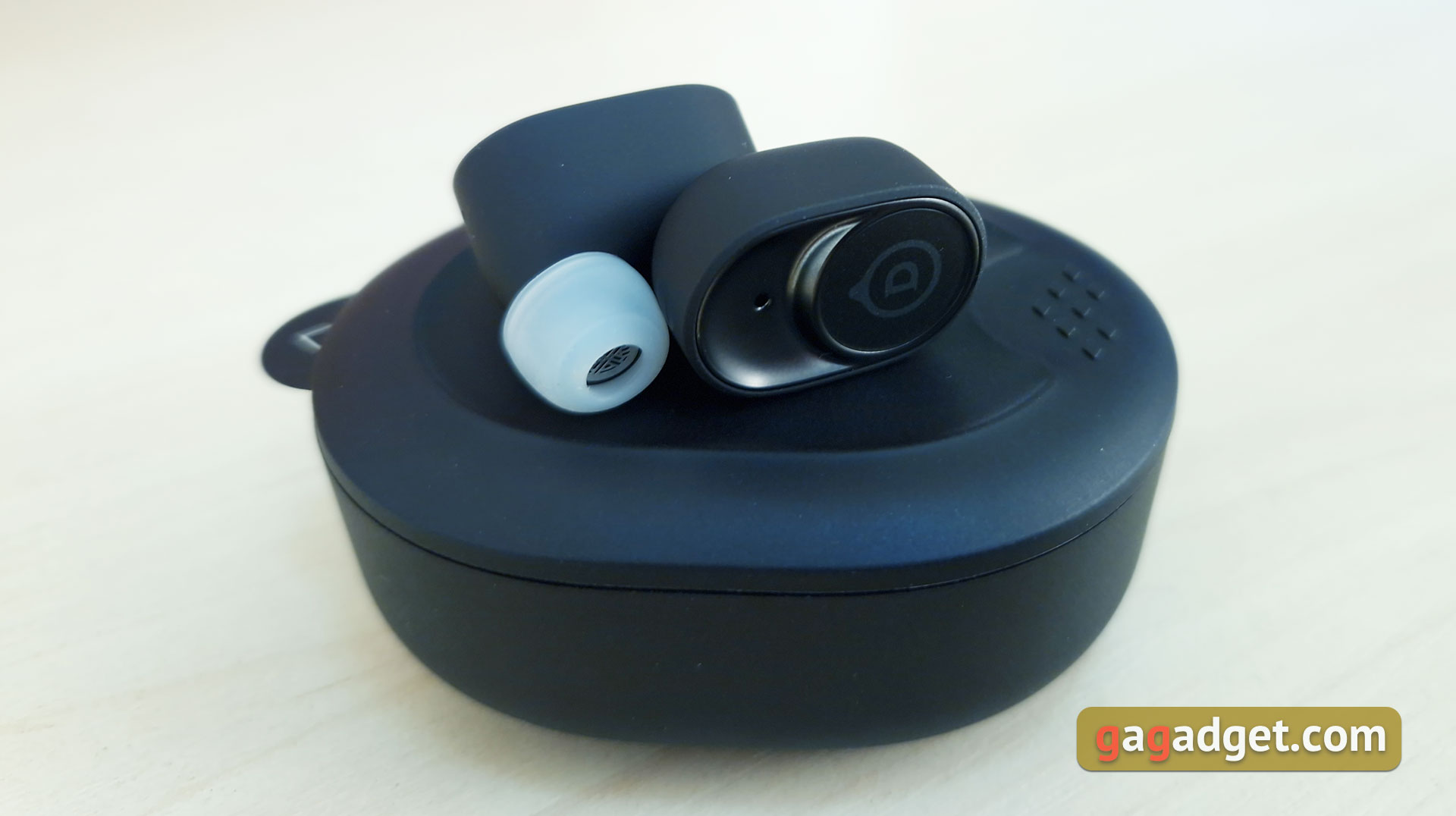 Обзор Devialet Gemini: TWS-наушники с французским шармом-9