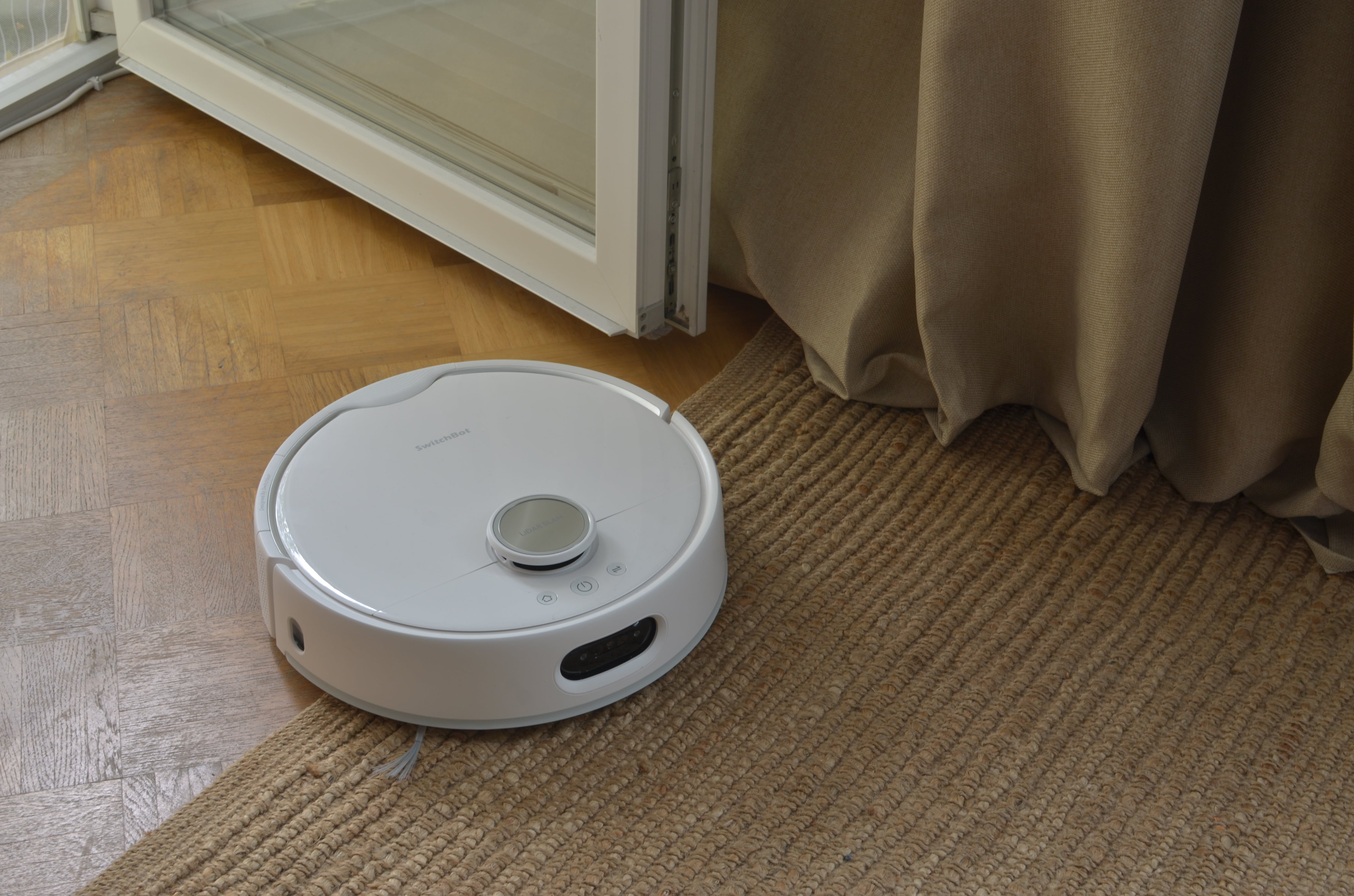 Examen du robot nettoyeur de sol SwitchBot S10