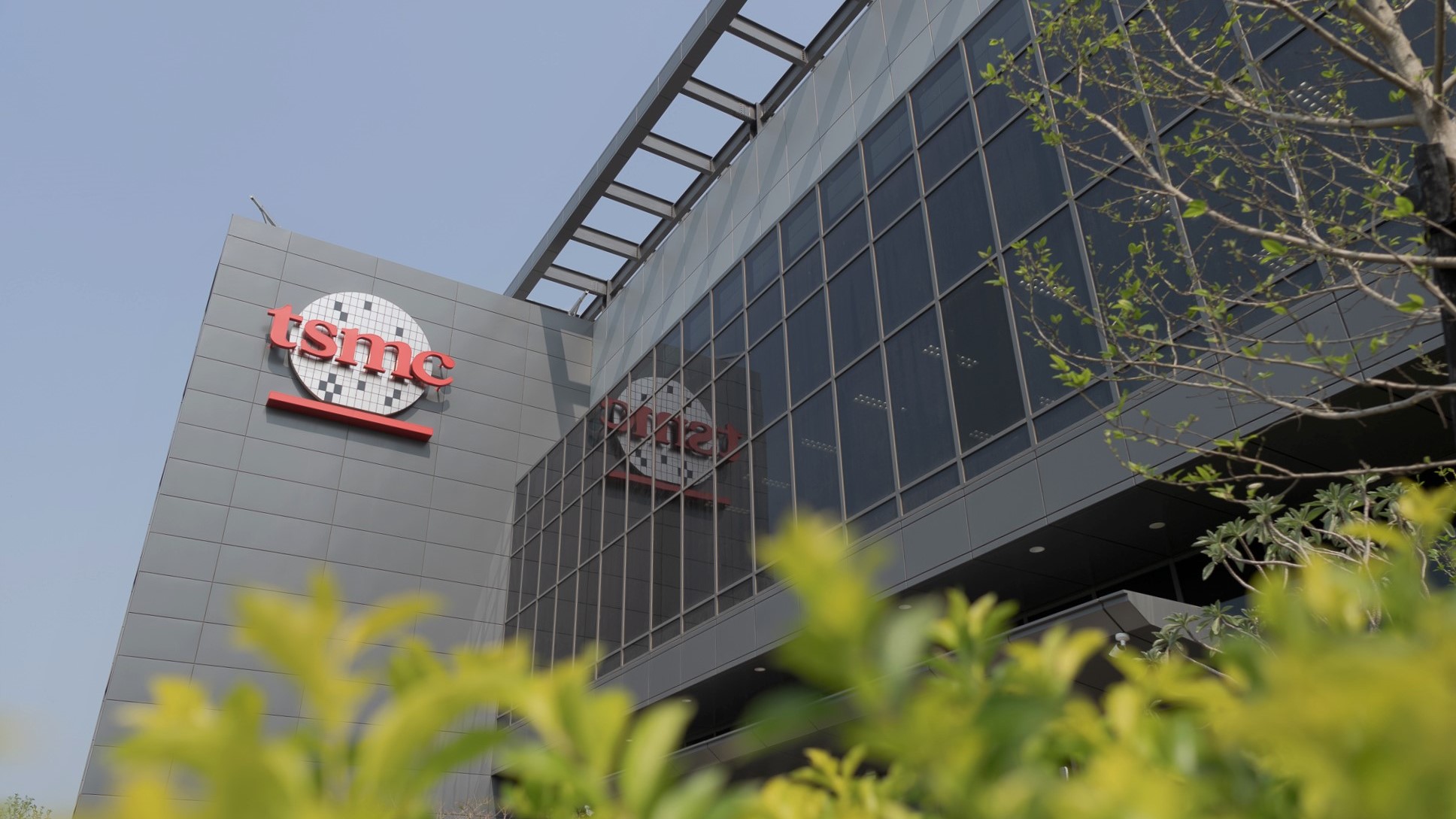 TSMC демонструє рекордне місячне зростання виручки завдяки буму ШІ-чипів